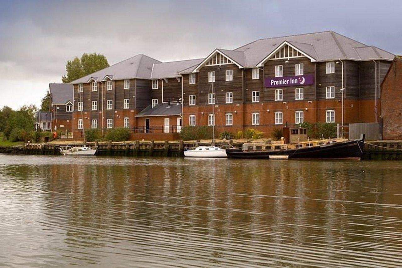 Premier Inn Isle Of Wight Newport  Dış mekan fotoğraf