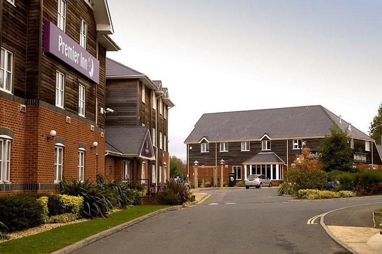 Premier Inn Isle Of Wight Newport  Dış mekan fotoğraf